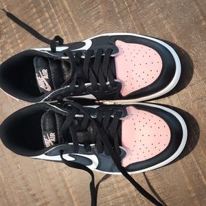 Kids Jordan 1 low pink